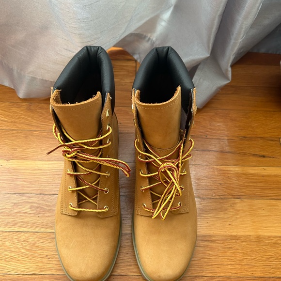 Timberland Boots - Women - Picture 7 of 8